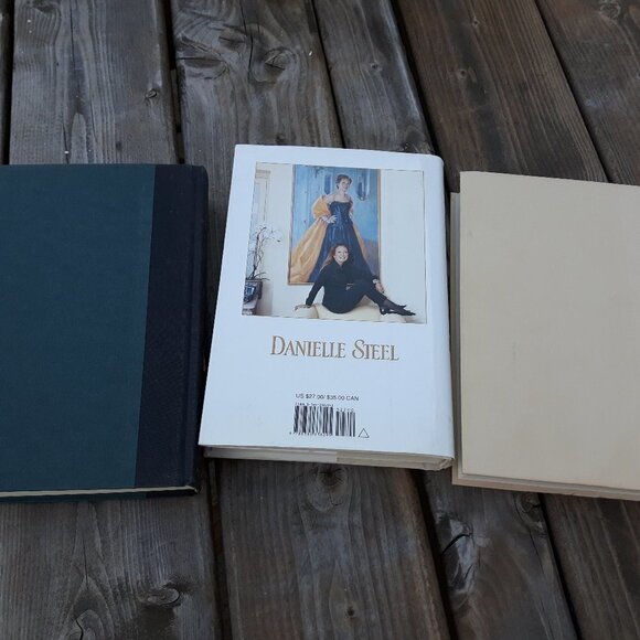 Danielle Steel Hardcover Book Lot - Picture 3 of 3